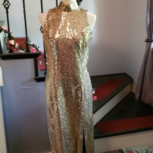 $40 today ONLY! Vintage Gold Sequin Evening Gown size L 80’s